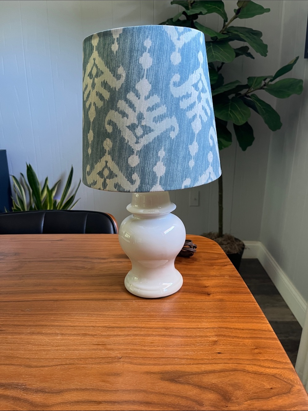 White Lamp - Blue Shade - Picture 4 of 5